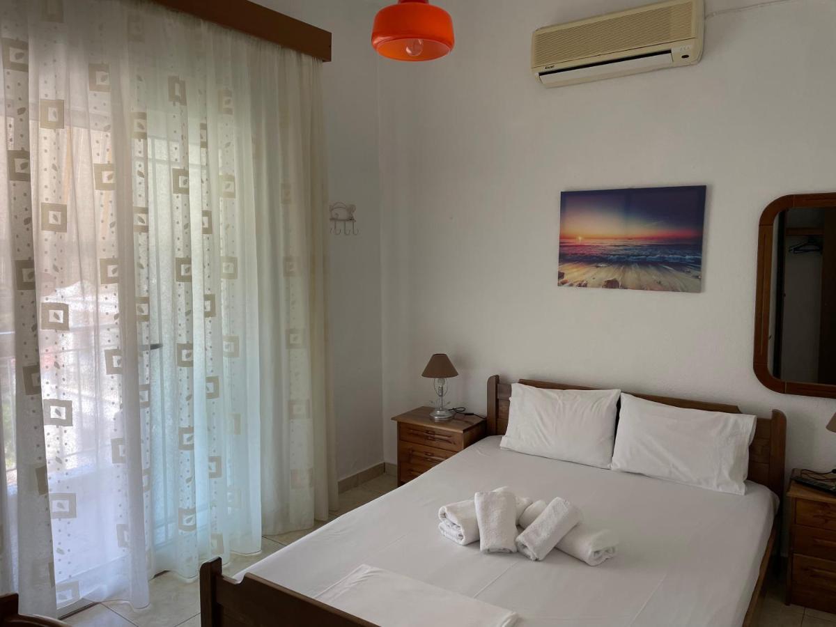 Nikos Rooms Nea Peramos  Ngoại thất bức ảnh