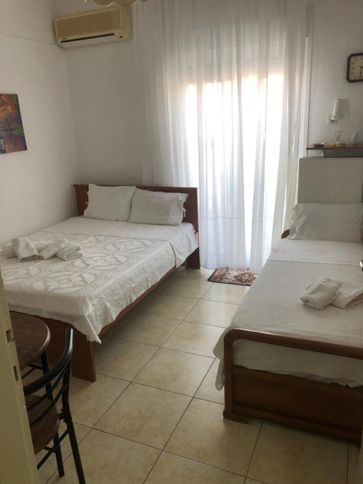 Nikos Rooms Nea Peramos  Ngoại thất bức ảnh