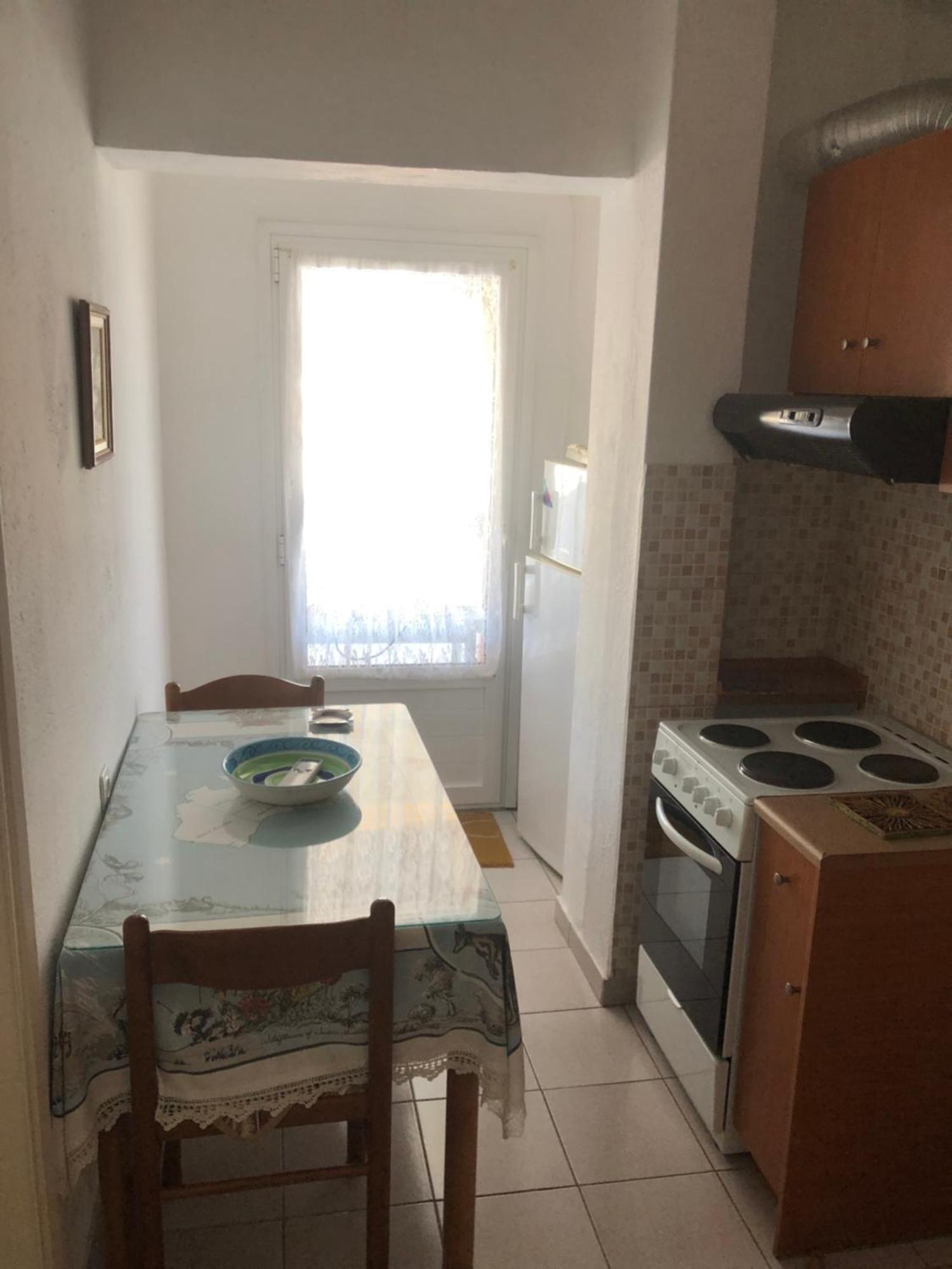 Nikos Rooms Nea Peramos  Ngoại thất bức ảnh