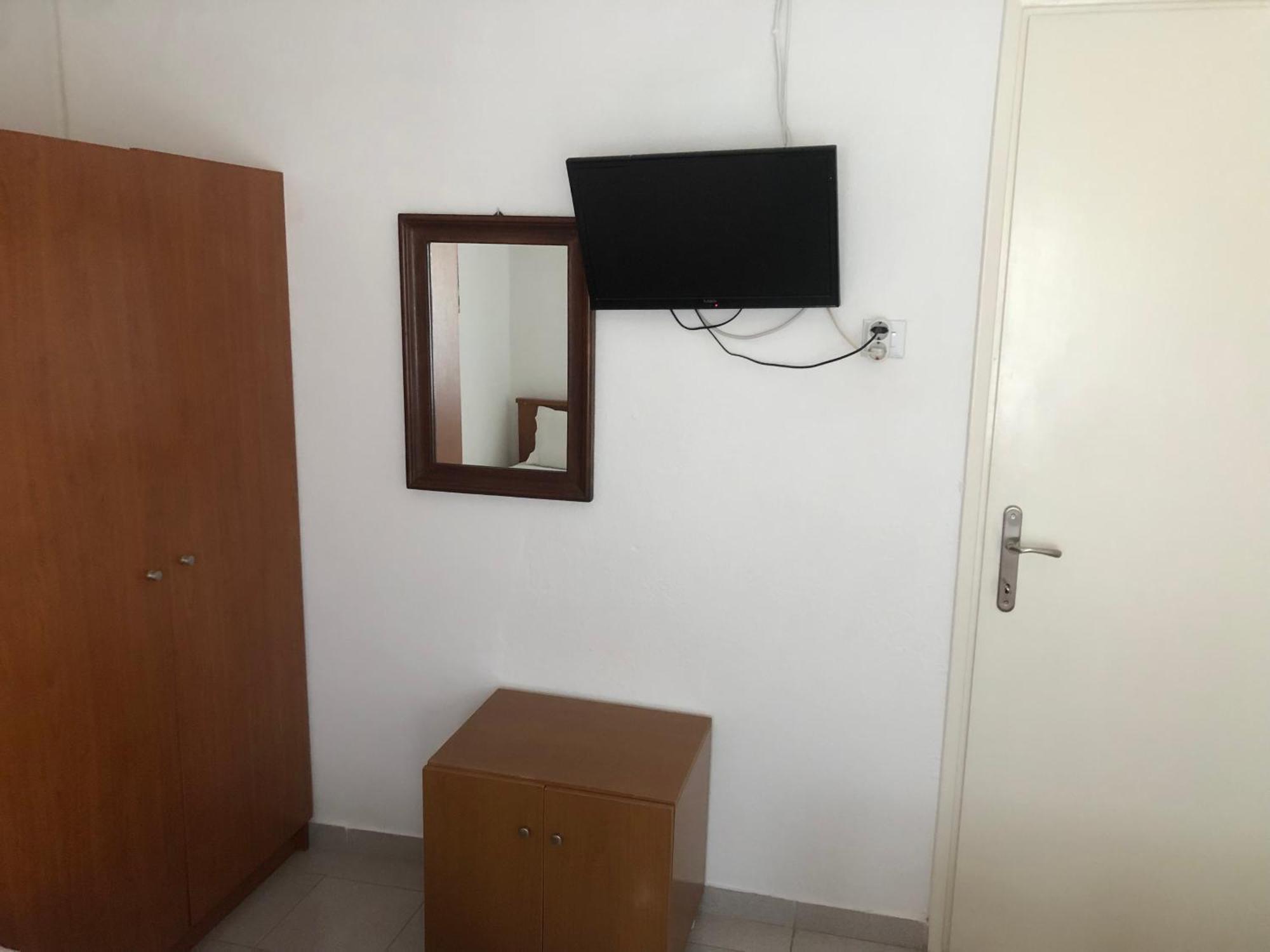 Nikos Rooms Nea Peramos  Ngoại thất bức ảnh