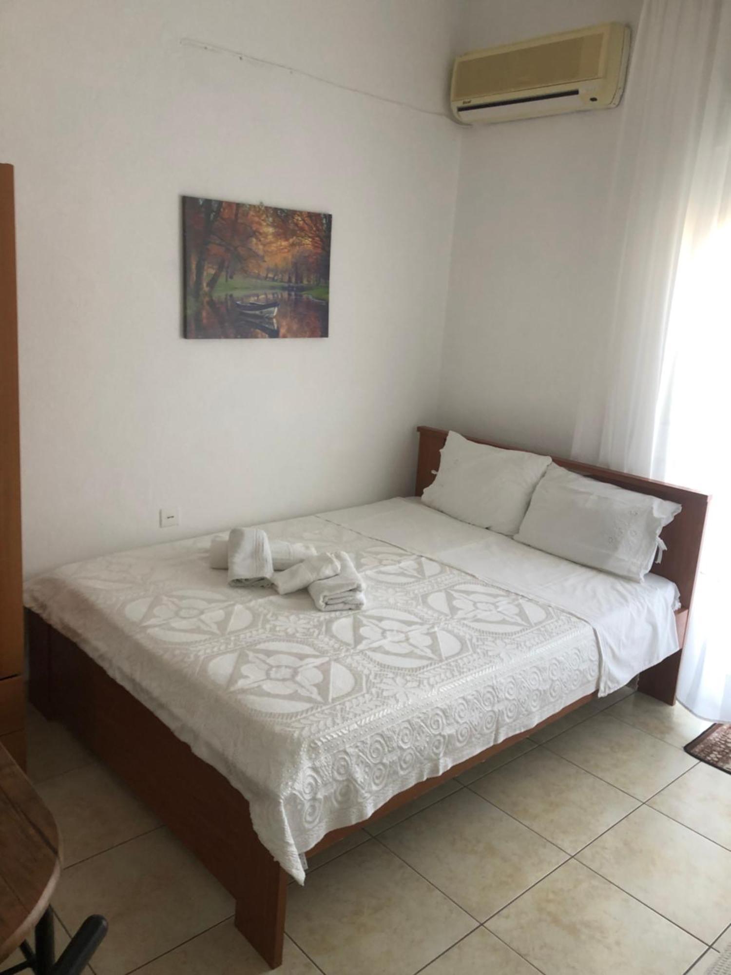 Nikos Rooms Nea Peramos  Ngoại thất bức ảnh