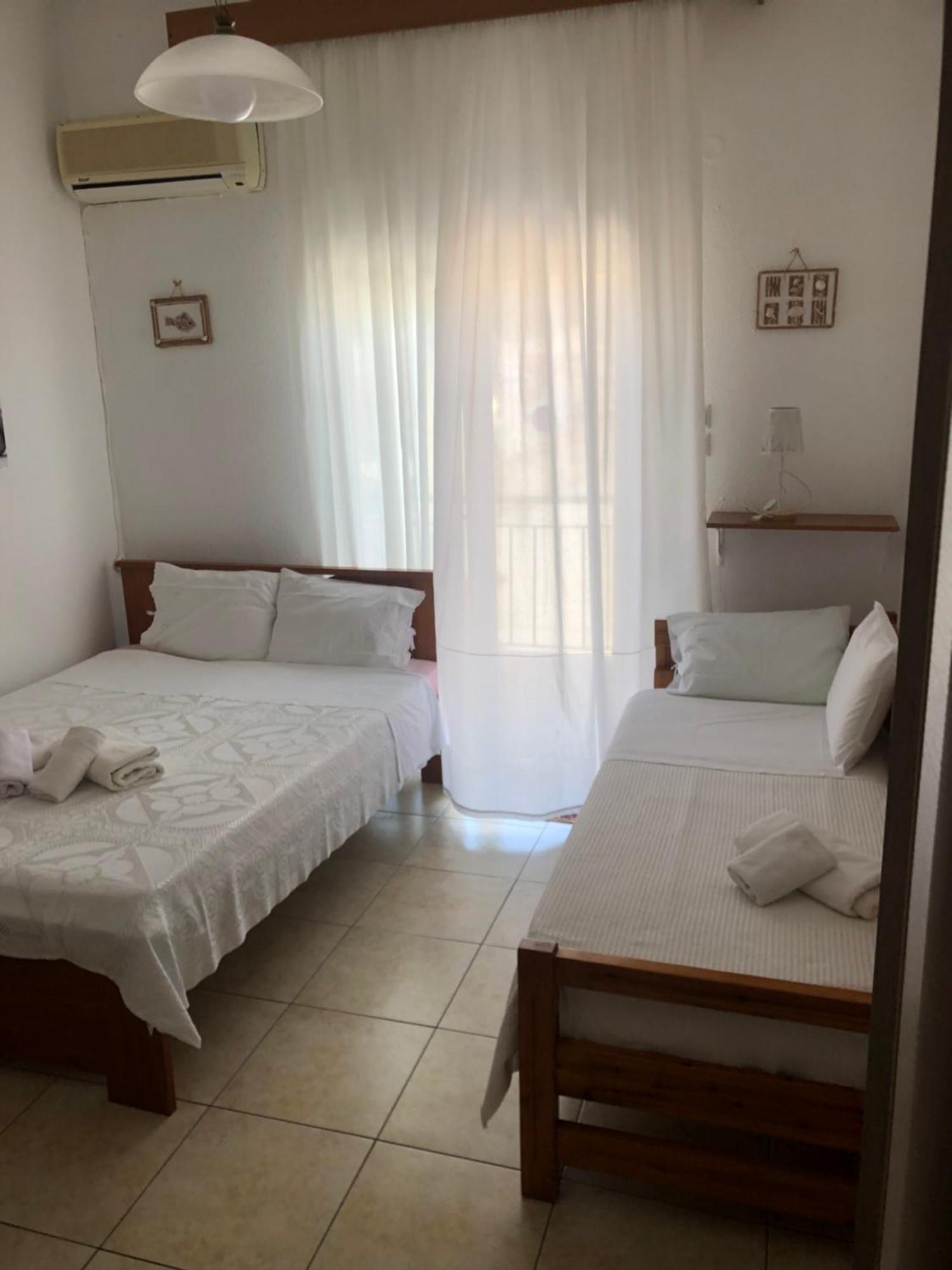 Nikos Rooms Nea Peramos  Ngoại thất bức ảnh
