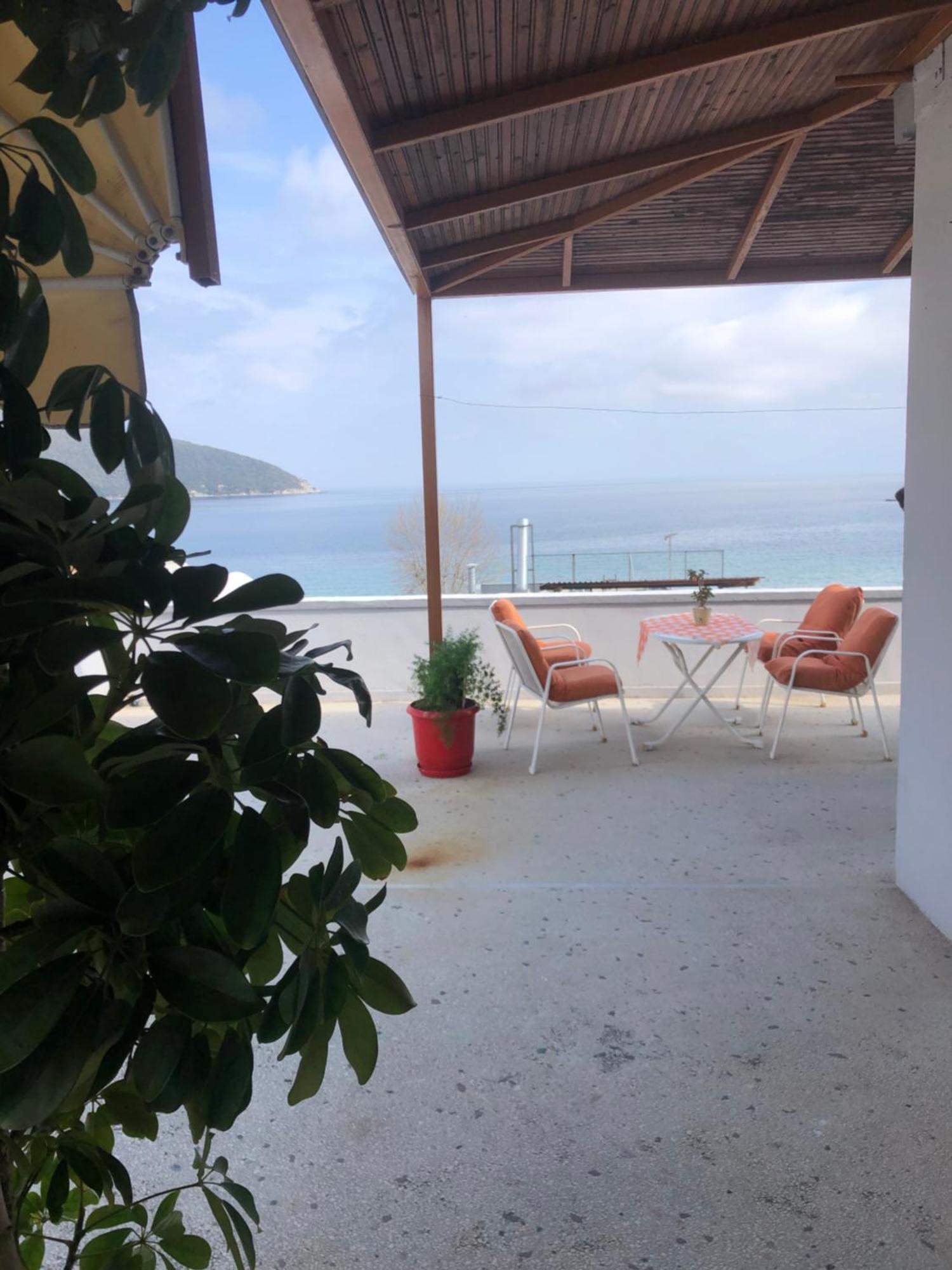 Nikos Rooms Nea Peramos  Ngoại thất bức ảnh